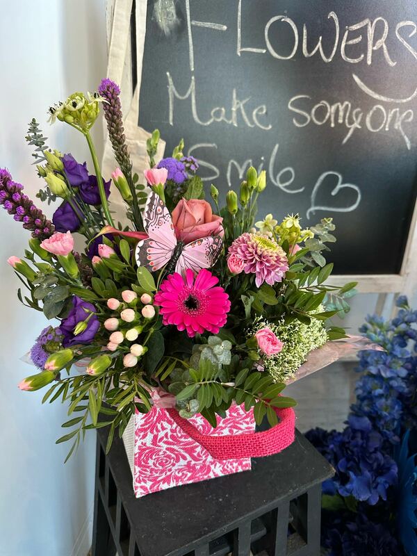 Rosy meadow gift bag