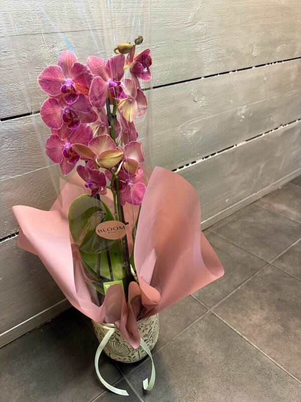 Flowers delivered to customer
