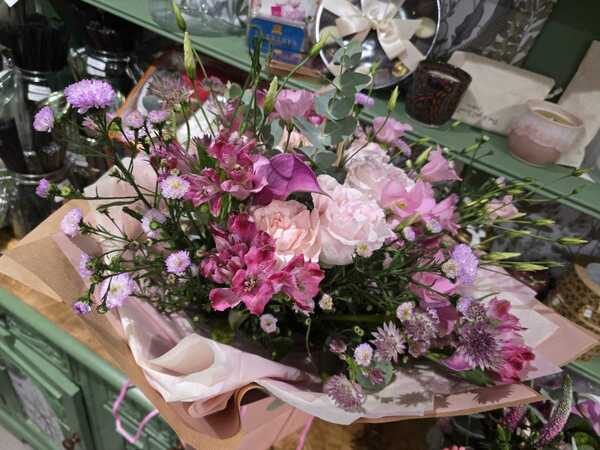 Flowers delivered to customer