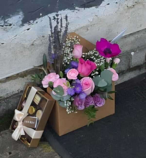 Flowers delivered to customer