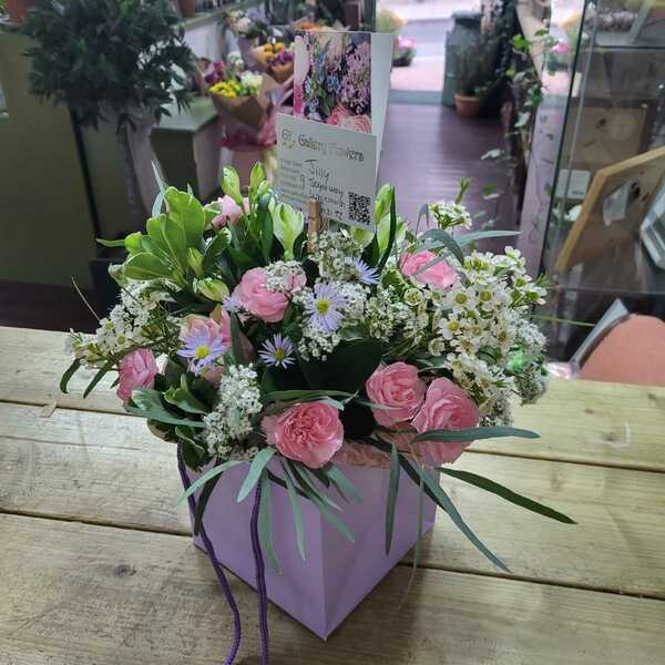 Flowers delivered to customer