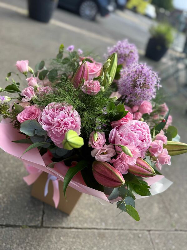 Flowers delivered to customer