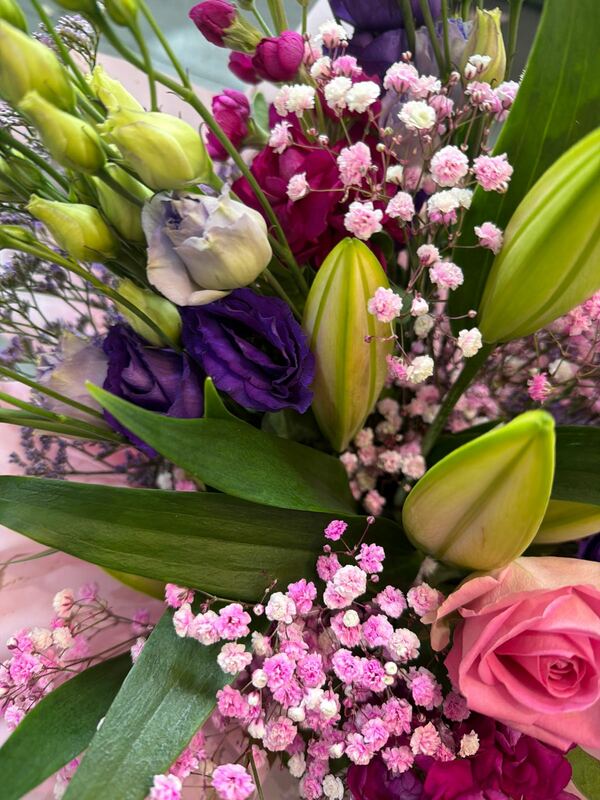 Flowers delivered to customer