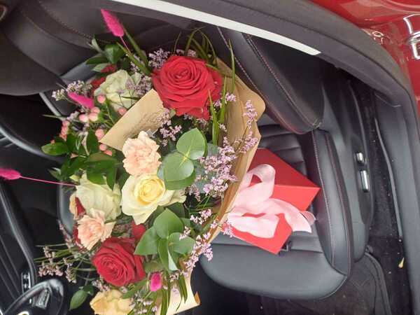Flowers delivered to customer
