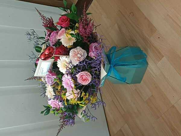 Flowers delivered to customer