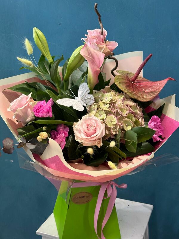 Flowers delivered to customer