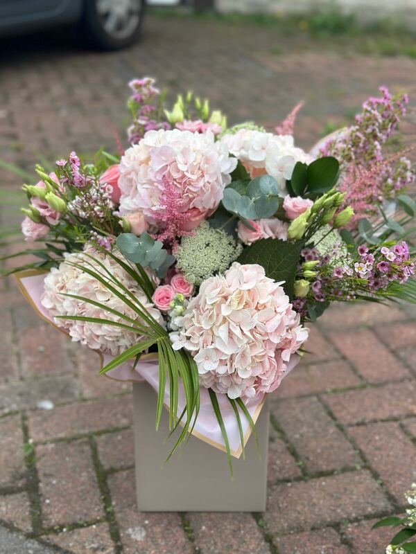Flowers delivered to customer