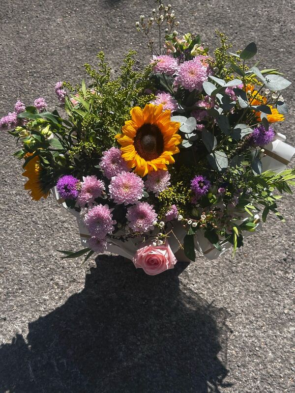 Flowers delivered to customer