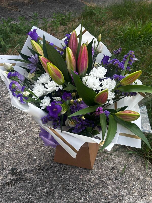 Flowers delivered to customer