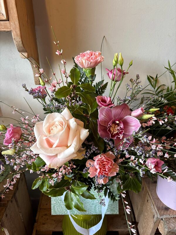 Flowers delivered to customer