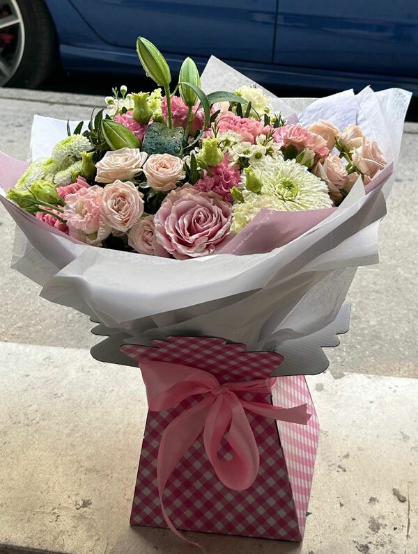 Flowers delivered to customer