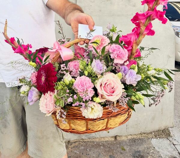 Flowers delivered to customer