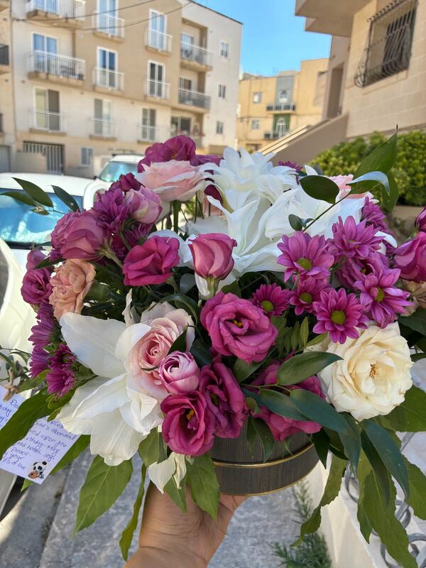 Flowers delivered to customer