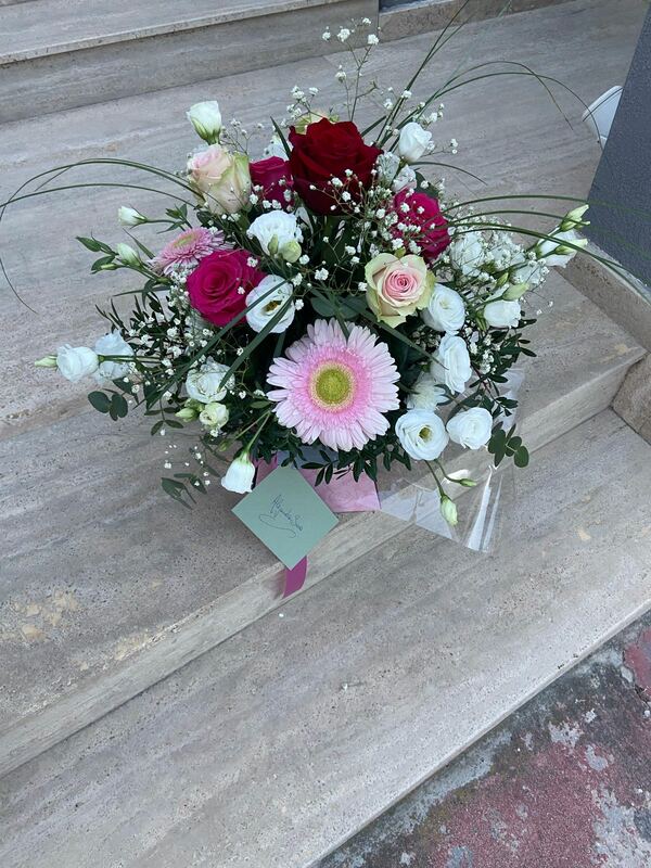 Flowers delivered to customer