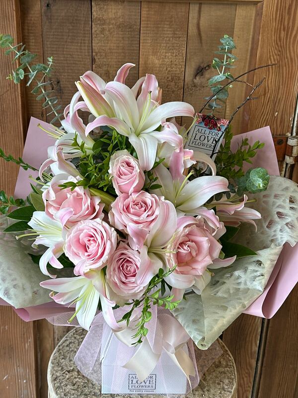 Flowers delivered to customer