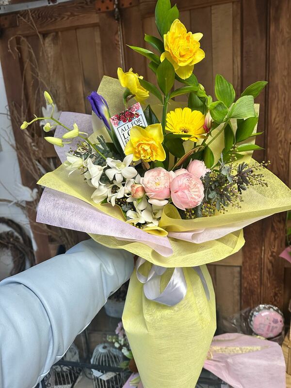 Flowers delivered to customer