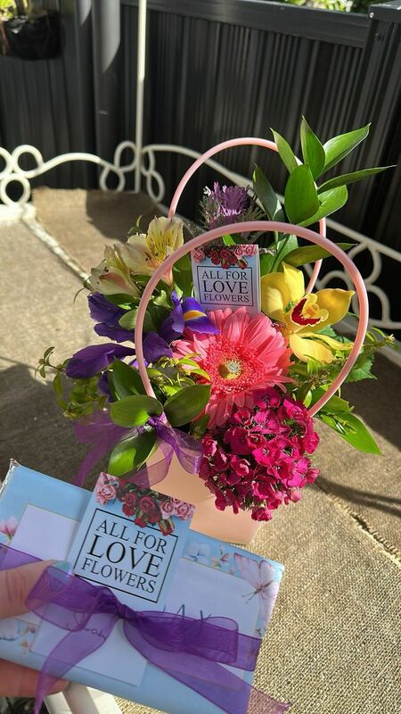 Flowers delivered to customer